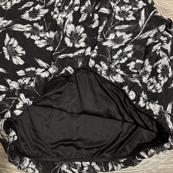 Roz & Ali Women Black & White Floral Lined 3/4 Sleeve Relaxed Fit Blouse Size 1X - Picture 12 of 13